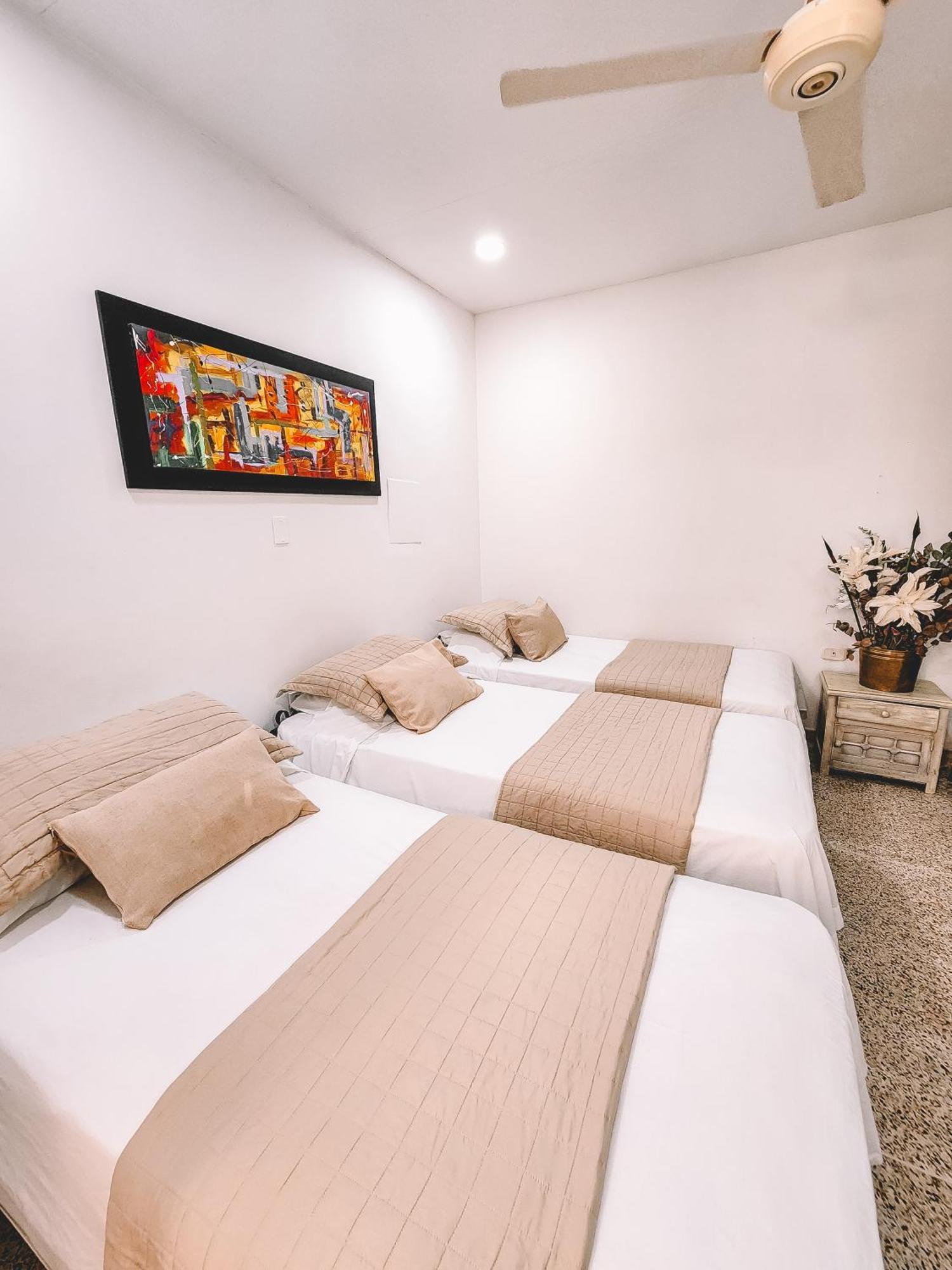 Hotel Radoa El Banco  Экстерьер фото